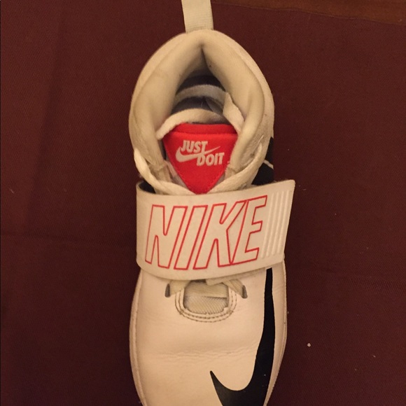 Nike footwear - Picture 3 of 4